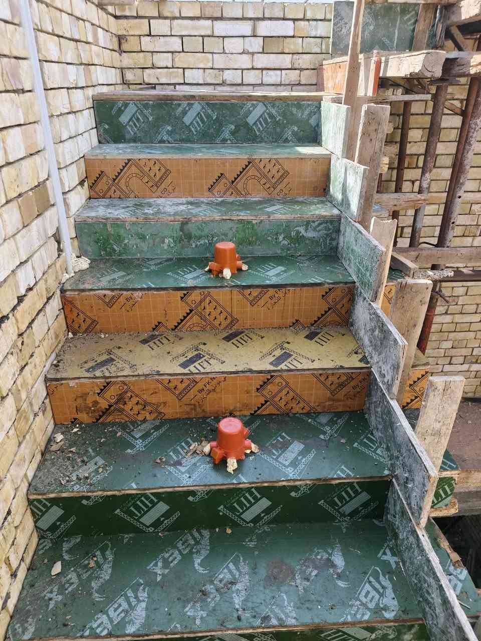 🏠 من مرحلة التأسيس.. وحتى تسليم المفتاح! 🏠
​لأن بيتك هو استثمار العمر، ما يِربحه غير الشغل الإشرافي والتنفيذي الصحيح! 🛠️✨
​يعلن علاء للعقارات والمقاولات العامة عن استمرار أعمالنا في الإشراف والتنفيذ الجوزاء (الكامل) للمرحلة الثانية من البناء، بأعلى معايير الجودة والدقة الهندسية.
​💡 لماذا تختارنا لبناء وتجديد منزلك؟
​إشراف هندسي دقيق: نتابع كل تفصيلة في الموقع لضمان سلامة البناء ومتانته.
​تنفيذ جوزاء (درجة أولى): نلتزم بالمواصفات والمخططات وبأجود المواد لضمان راحتك.
​دقة في المواعيد: نقدّر وقتك، ونلتزم بتسليم العمل في وقته المحدد دون تأخير.
​شعارنا الأمانة والاتقان: ندير مشروعك وكأنه ملكٌ لنا.
​🏗️ خدماتنا تشمل:
​بناء متكامل (من التأسيس حتى تسليم المفتاح).
​ترميم وتحديث المنازل والواجهات بطرق عصرية.
​إشراف هندسي وتنفيذي للمراحل المتقدمة.
​للتواصل والاستفسار، أو لمعاينة مواقع العمل الحالية:
📞 اتصل بنا على الرقم: ***********
📍 علاء للعقارات والمقاولات العامة
