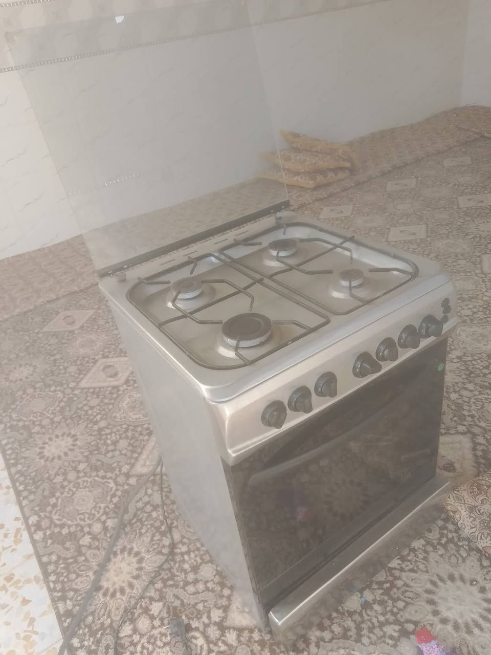 طباخ شغال شرط المكان الأيمن العبور
للاتصال ***********
