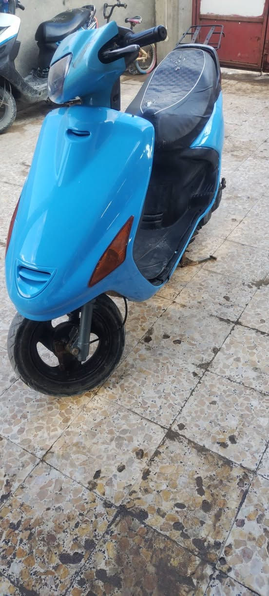 سلام عليكم دراجه فراشه لبيع دراجه حلوه ونضيفه مكينتها ناعمه مجفته تجفيت اصلي كهربايات يشتغلن سلف لايتات اشاير بس قفد صندوق ما يقفل سعر ٤٥٠ مكاني بصره شراي يتصل ***********
