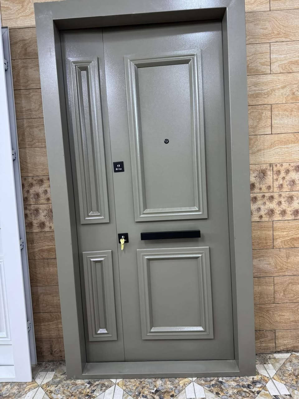 اهلا وسهلاً بكم في مدينة الابواب✅✅✅✅
اختار اجمل االابواب المخصصة بتصميمات والوان مختلفة  (لسنا الوحيدون لكن نسعى أن نكون الأفضل)
جدارية بكافة الاحجام والقياسات 
⏱️⏱️⏱️⏱️ويمكن زيارتنا على عنوان التالي  باوقات الدوام من الساعه 8:00 صباحاً حتى 8:00مساءاً خلال ايام الاسبوع
 بضاعتنة (جملة-مفرد) و باسعار تنافسية💸💵 
عنوان ديالى-خانقين-ركن دارةكونارة 
للاستفسار عن الاسعار مراسلتنا على الصفخة او 📞📞اتصال على رقم المحل(***********)
