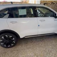 سورنتو بغداد مكفولة كفالة عامه ٢٠٢٥ بدهن الشركه ما مبدل  ماشيه ٨ الف  ...