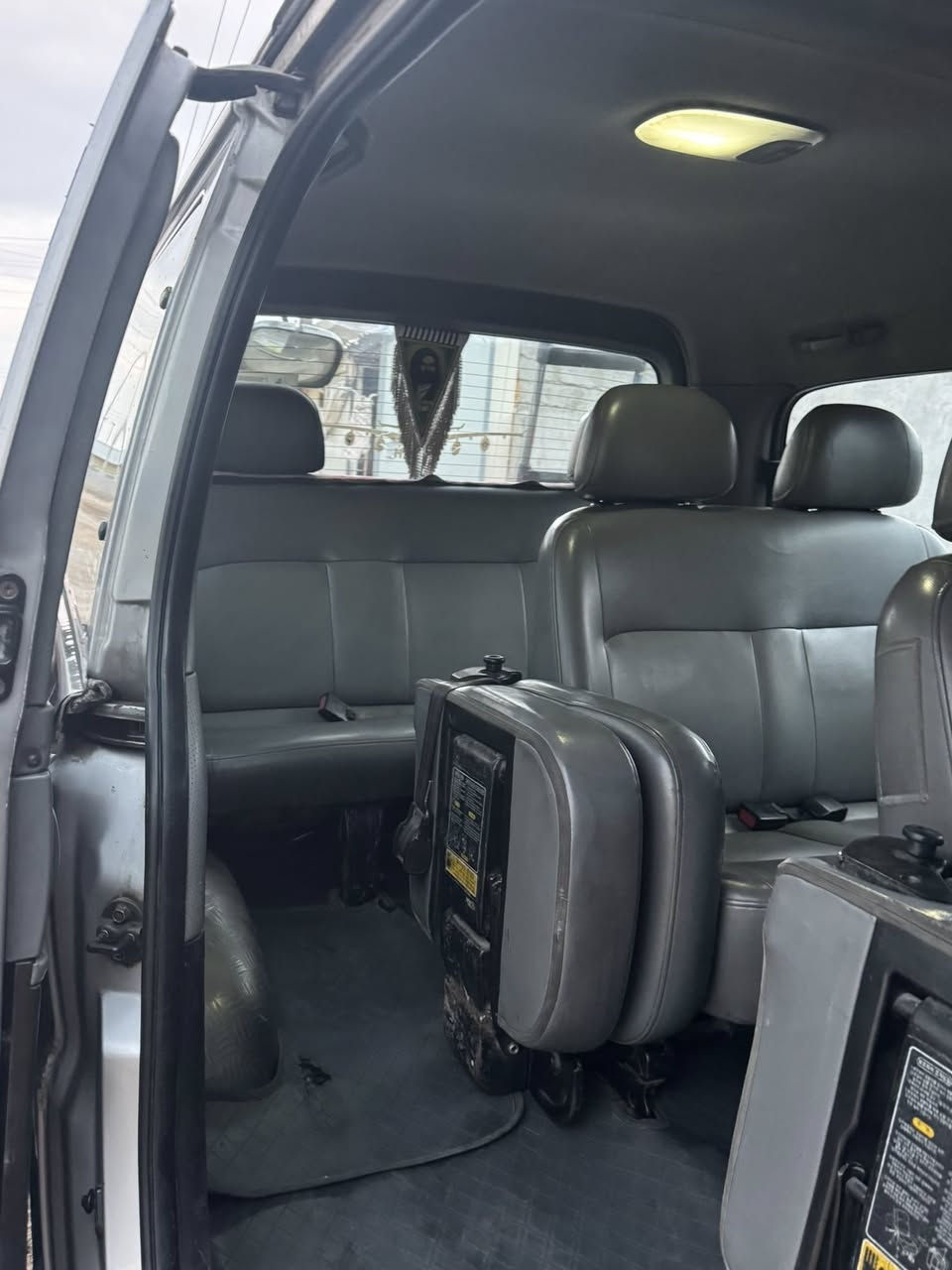 سلام عليكم ستاركس للبيع 2007 مكفوله محرك حاويه تخم تاير وصدر جديد سيارة سونار مكان السياره بغداد المشاهده اتصال بيك خير وتدلل ***********
