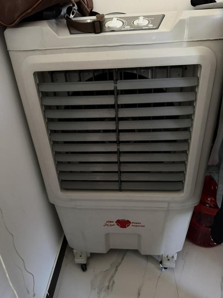 اثاث مستعمل كلش نظيف
ميز صيافة وطعام بنفس الوقت 
مبردة
قنفة نفرين
بين باغ (مخدة جلوس كبيرة)
 !!!!!!!بسعر جيد جدا !!!!!!!
***********
موجودين ببغداد المنصور
