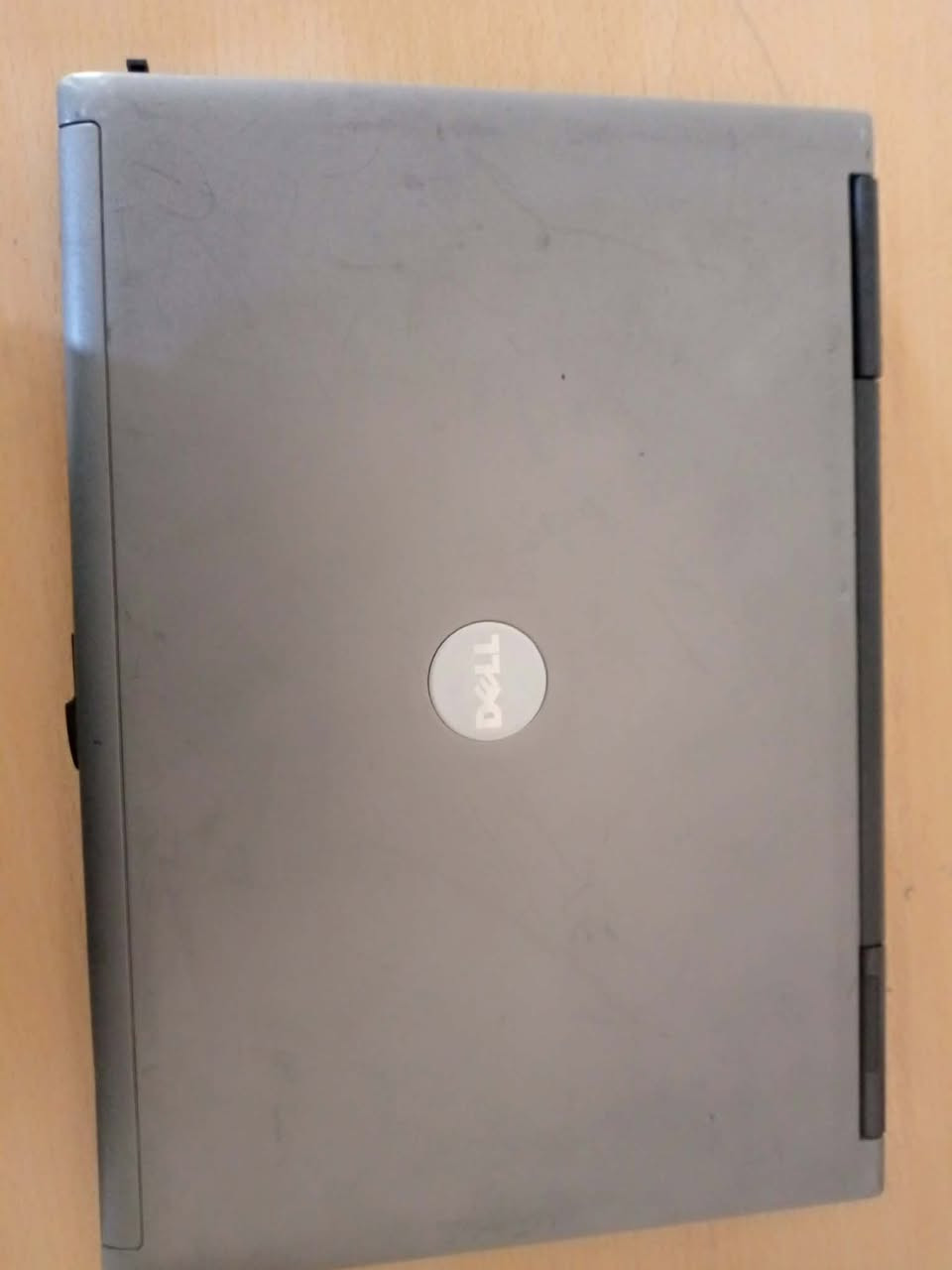 لابتوب  DeLL    شغال  مابيه اي عيب  بس  ناقصه واير شحن  مابيه  شرط الشغل السعر  60


**إذا كنت صاحب هذا الإعلان وتريد حذفه لأي سبب، رجاءا أرسل رسالة إلى الدعم الفني**