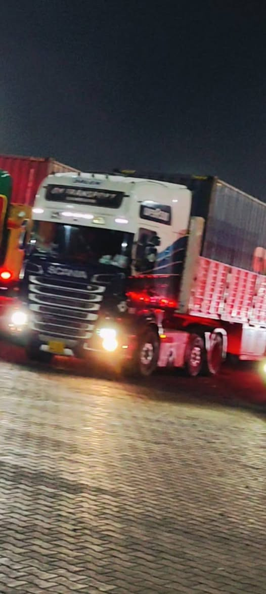 سكانيا موديل 11و12 و13 و12
عربانة عبدالله جوهر بدي تركي مربوطات وجاهزات
3 سحال خلفي كير اوتوماتيك 8V R560
 و الحبرية سنكل امامي كير عادي 8V R500
للاستفسار  ***********
