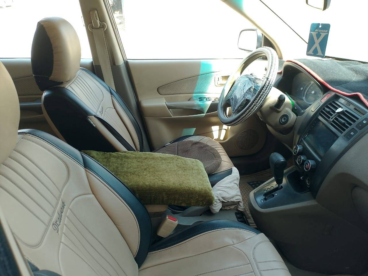 السلام عليكم هونداي توسان  الرقم  انكليزي  بصره سياره مال عائله موديل.2009
 مگفوله بس ألبنيد مصبوغ لجماليه سياره جاهزه كهربائيات كلها شغاله  تبريد حجم المحرك 1600
السعر 110 ، الانتصال والاستفسار على هذا الرقم بيه وتساب ***********
