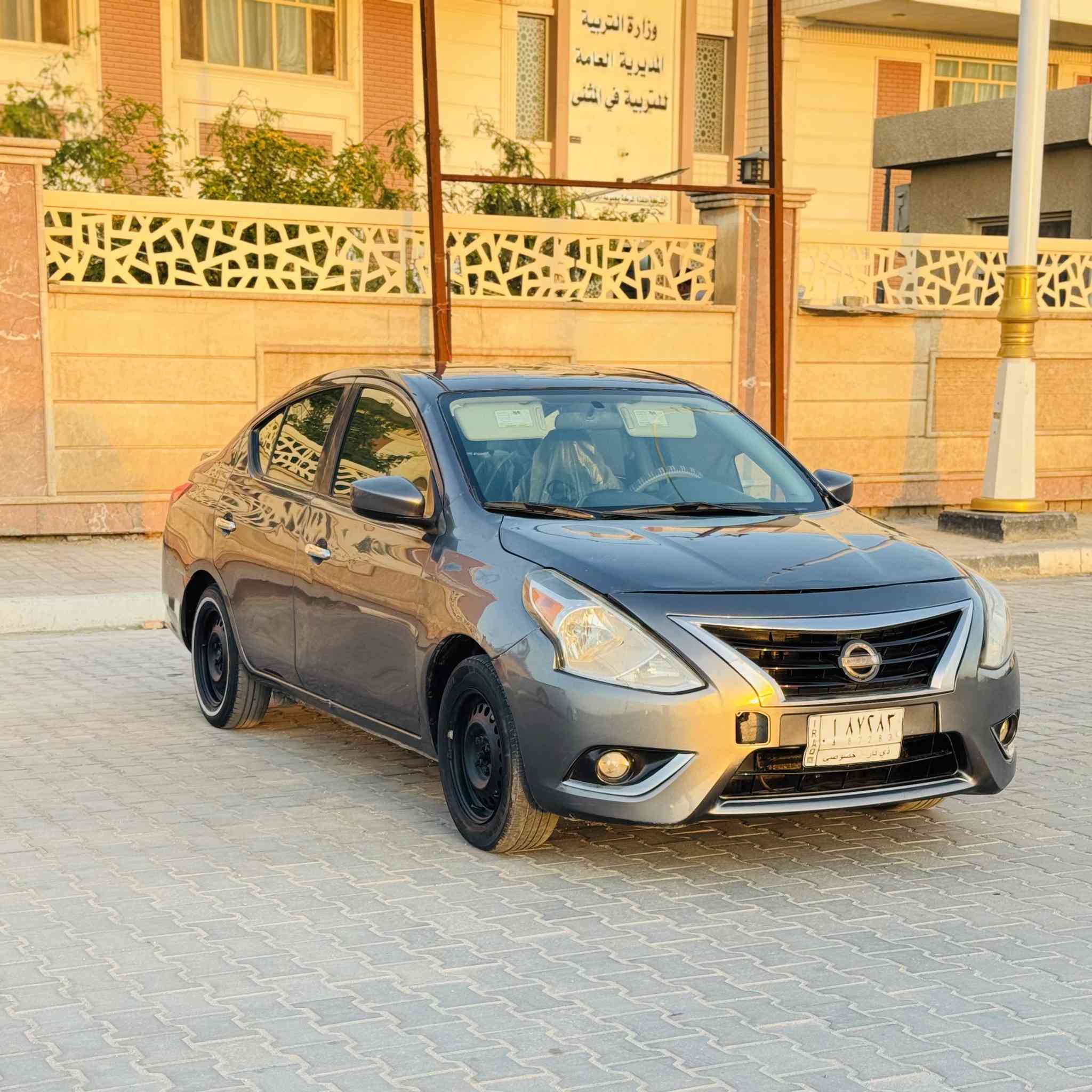 السلام عليكم
للبيع نيسان فيرسا وارد 2018 خصوصي رقم ذي قار
السياره بيها رش جاملغ امامي فقط والباقي كفاله 
كير محرك حدادية كلها كفاله السياره جديده حيل وجاهزه السعر 87 وبيها مجال قليل لشراي العنوان السماوه مركز لتواصل ***********
