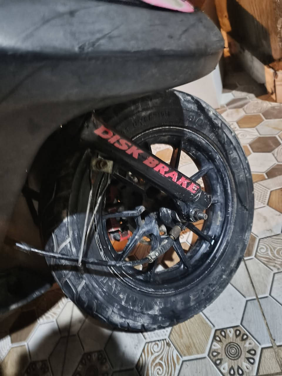 سلام عليكم دراجه معدل عدله بوشه 55البارحه سويتها بعدهي ع سحك دراجه حلوه ونضيفه كلها ختم واحد دبلات شغاله مكينه ناعمه وياله رياضي دراجه تأخذها ماذب ربع عليها تايرات جدد دراجه وإذا أكو مراوس بكير شعندك نزل  جاهزه/ المكان حله ورديه خارج يم معمل ابو كيره /متواجد ع خاص السعر450وبيها مجال/ الرقم***********
