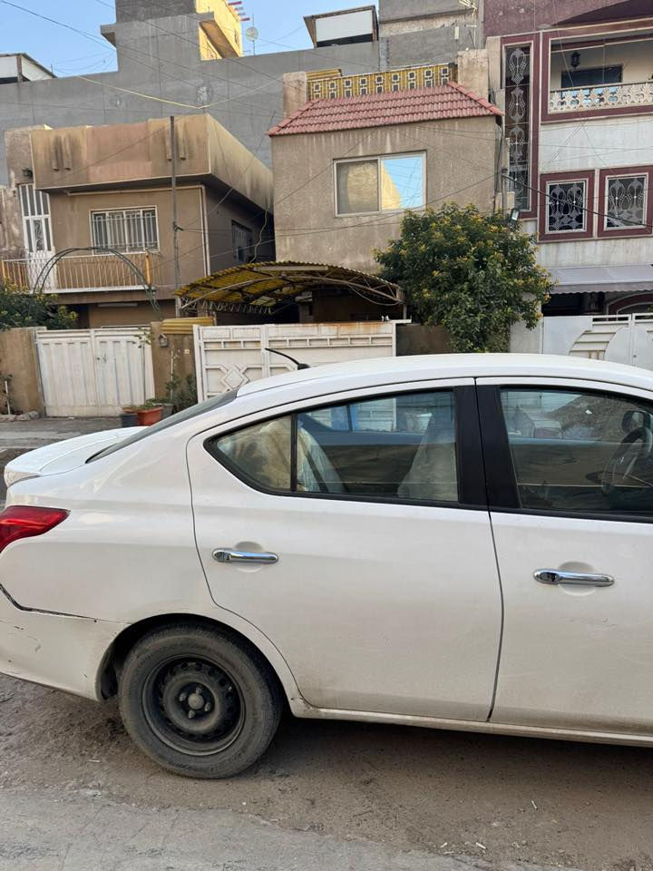 نيسان سني موديل ٢٠٢٠ رقم بغداد بيها طخات مثل مشوفون 
عله حطتها ابيعها بسمنه ماشية ١٠٠ الف وشوية 
السعر ١٠٣ وبيها مجال 
مكاني بغداد رقمي ***********
