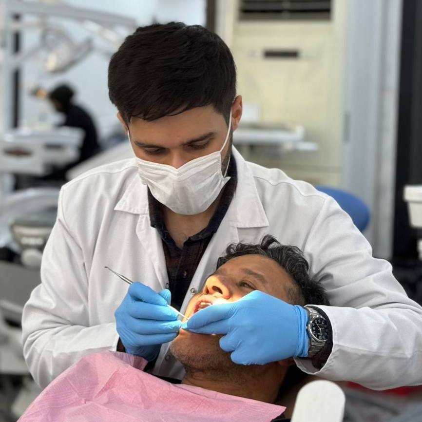 حياكم الله اخوان
علاج اسنان مجاني يشمل تنظيف وحشوات وقلع 
للاستفسار والحجز خاص او اتصل *********** 
عنوان العيادة شارع ٤٠ مجاور جامع ابو خمرة واهلا وسهلا بكم
