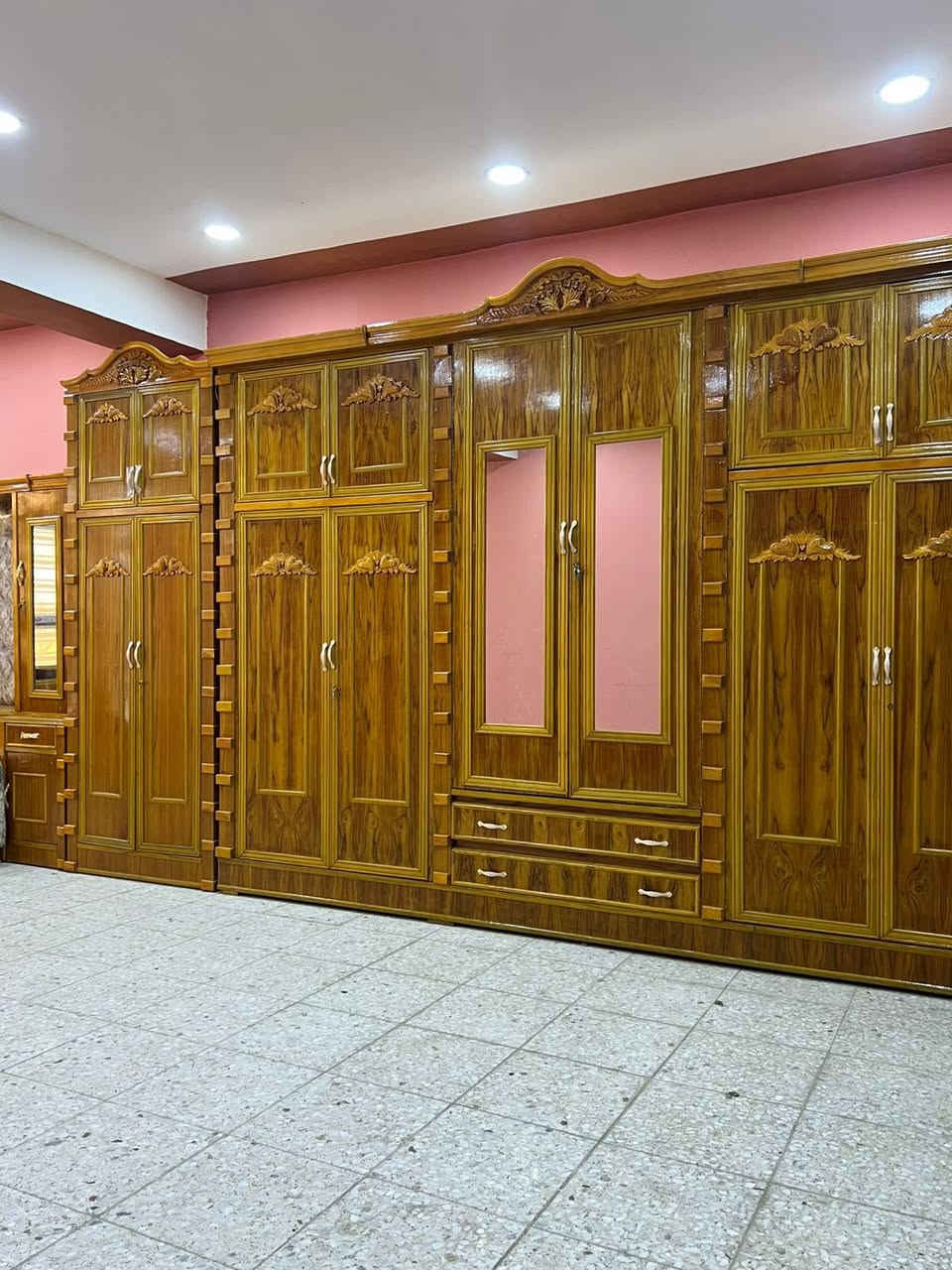 غرفه نوم عراقيه مستعمله شي قليل ديكور مسرح
صاج ٥ ملم الوجه وداخل صاج طبيعي 

مجرات حفر داخلي كل مجرات غرفه

جام مري كنتور وجربايه وميز تواليت

تخت بلوك درجه أولى 

هديه طابوريه وشازلون وميز تلفزون

ديكور طابوكه دنك كنتور وملحقاته 

للاستفسار والطلب *********** سيف

العنوان.بغداد. الرستميه. قرب أسواق إسطنبول
