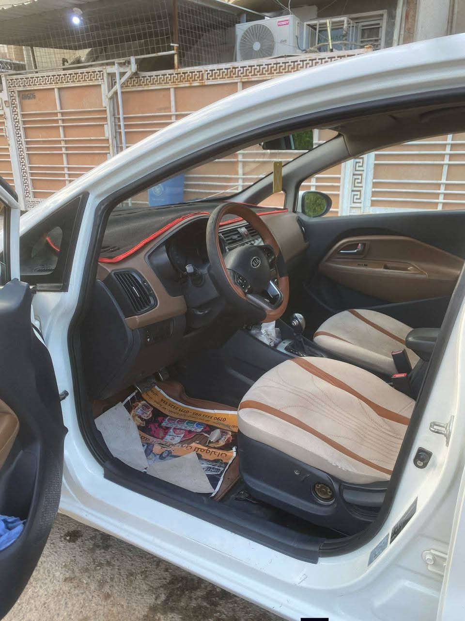 السلام عليكم 
للبيع او مراوس
كيا ريو 2012 خليجي مكفولة 
بيها بارد بالباب موضح بالصور
السعر 95 
مكان بغداد الدورة المهدية الثانية
***********0  بي واتس اب
