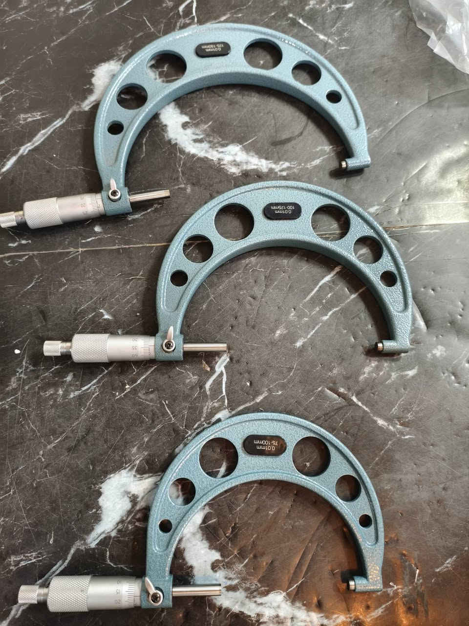 ذني مال قياسات ميكانيكيه ماعرف مال شنو مثل ما كدامك بل صوره أجن بس 3قطع بل كارتون خلي سعرك وبالعافيه


**إذا كنت صاحب هذا الإعلان وتريد حذفه لأي سبب، رجاءا أرسل رسالة إلى الدعم الفني**