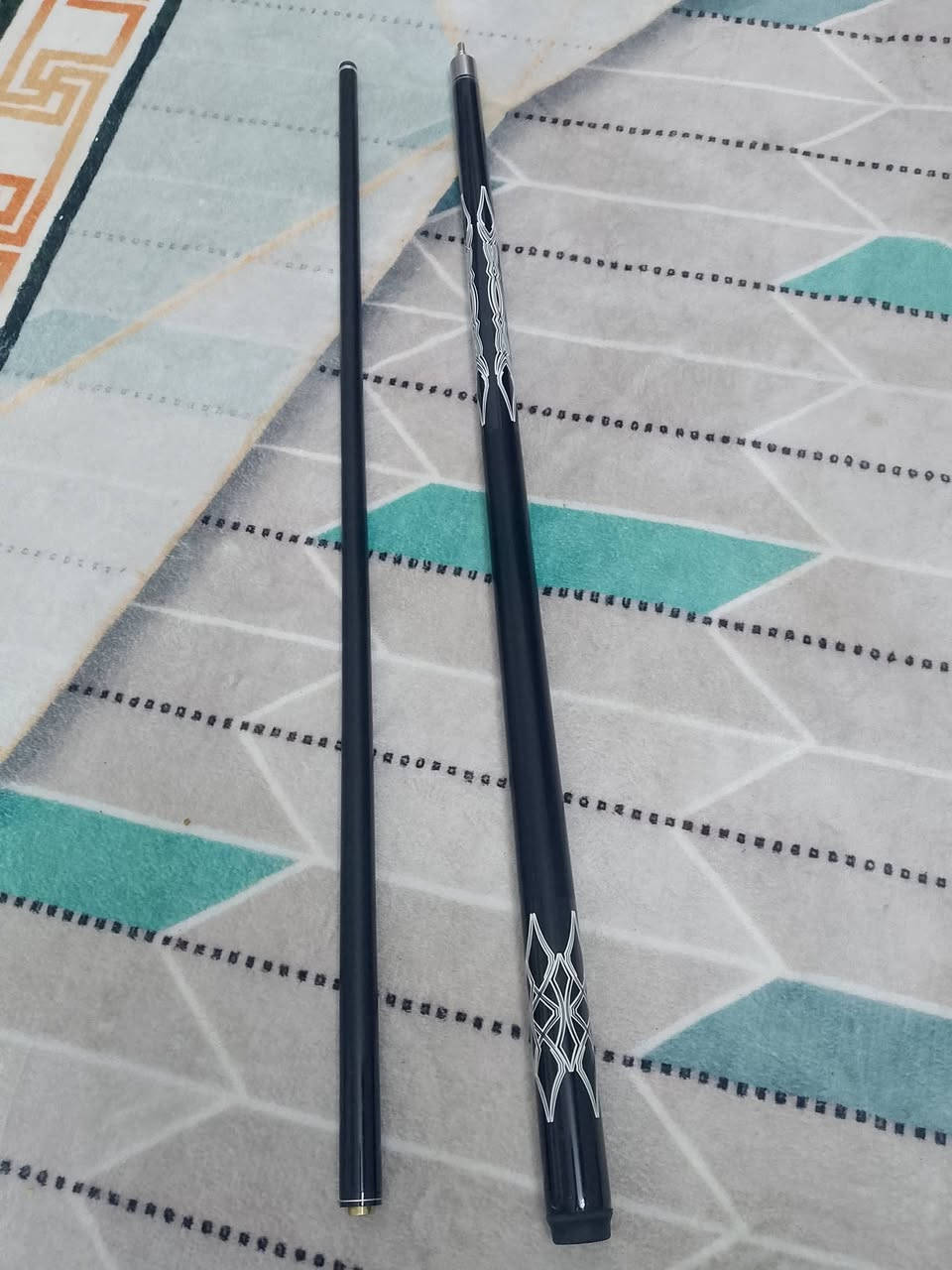 السلام عليكم شباب كيوب بليارد كاربون فايبر الكيوب ملعوب بي 6 مرات الكيوب جديد السعر 80 وتوصيل موجود جميع محافضات العراق ؟الرقم (***********) انتصال واتساب
