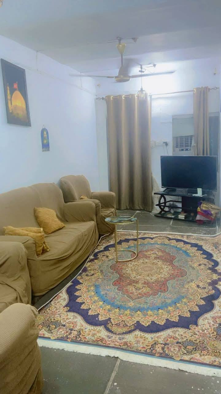 يالله السلام عليكم بيت تجاوز بمجمع الحبيبية قرب الشقق بانزين خانة الداخل مقابل قطاع 3 المساحة 90متر السعر 25 وبيةمجال  للاتصال ع الرقم ***********
