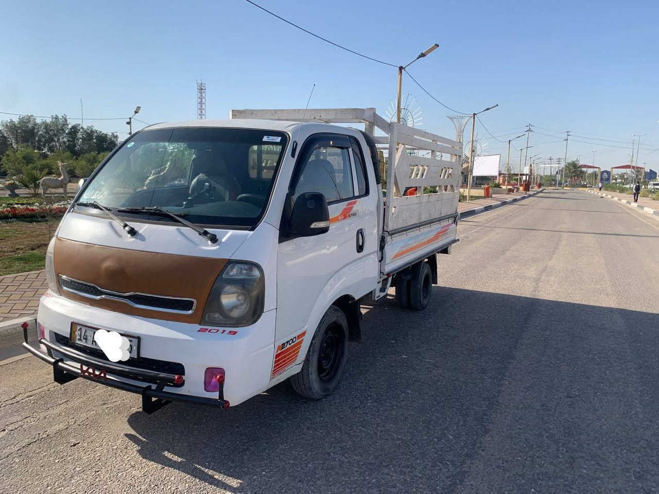 السلام عليكم كيه بنكو للبيع موديل 2019  سياره كفاله جاهزه على اخر حبايه محرك كير شاصي حداديه كفاله 
جاهزه ويه المحجر رقم بصره انكليزي سياره نضيفه بمعنى الكلمه 
امداور ثاني يوم 
سعر 118$
الاستفسار اكثر الاتصال 
***********
