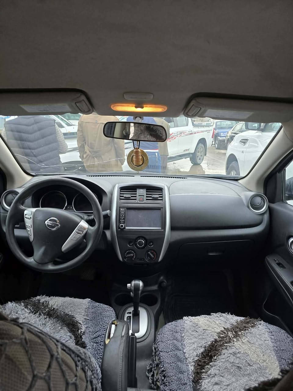 سلام علیکم ڤێرسا مۆدێل 2019 هیچی پێوە نیە تەنها دوسێ پەلە ساردی هەیە سەنەوی 2029مانگی 5تازەیە ماڵی دۆستە سعری 105مامەڵەیەکی برایانە تکایە ئەگەر موشتەریت تێل بکە موشتەری نیت سەری من و خۆشت مەئێشێنە هەمو مەعلوماتەکەیم نوسیوە پەیوەندی بەم ژمارەوە بکە ئەگەر موشتەریت ***********
