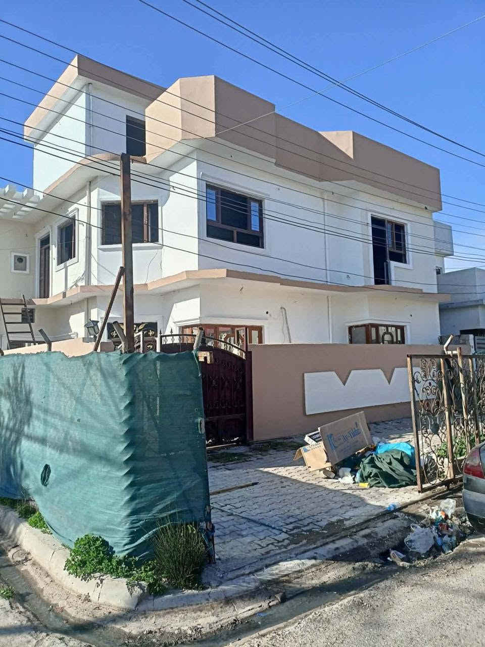 اعلان بيت بلديه ١٢٥ متر ركن مربع للبيع 
على شارع ٢٠ طابقين وغرفه فوك ٥ غرف نوم بناء جديد فول العنوان كركوك حي العسكري شارع مله جمال 
السعر ١٠٠ مليون وبيه مجال
للاستفسار الاتصال على الرقم ***********
توجد خدمة واتساب على هذا الرقم 
لمعرفة المزيد من العروض تابع صفحتنا على الفيس بوك سجاد للعقار ونستقبل جميع عروض بيع وشراء العقارات
