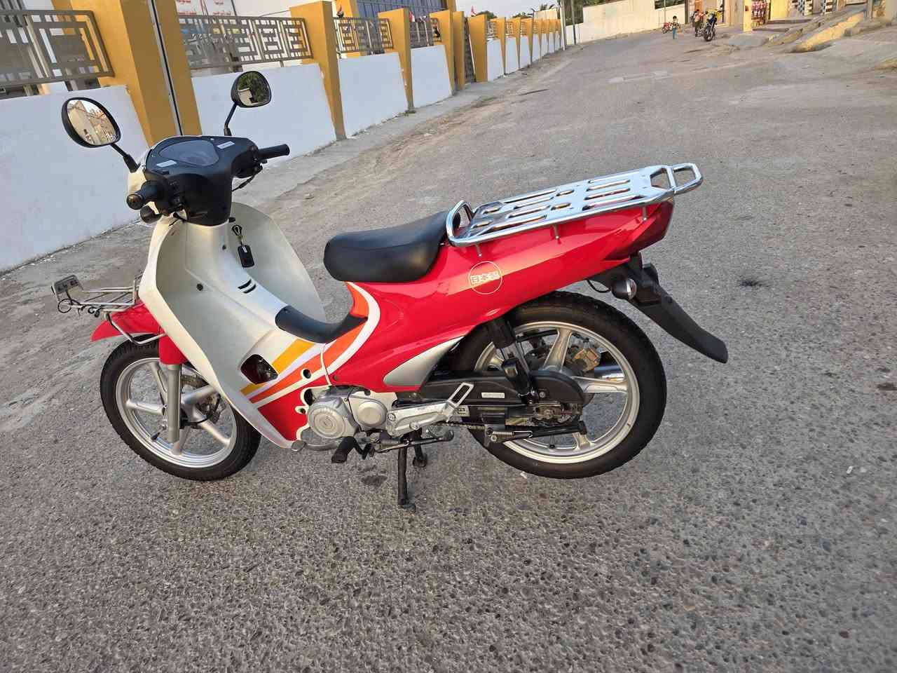 سرفيز للبيع كامل اي نقص مابي
كله كوري بصمه شغاله 
السعر 850 
***********
