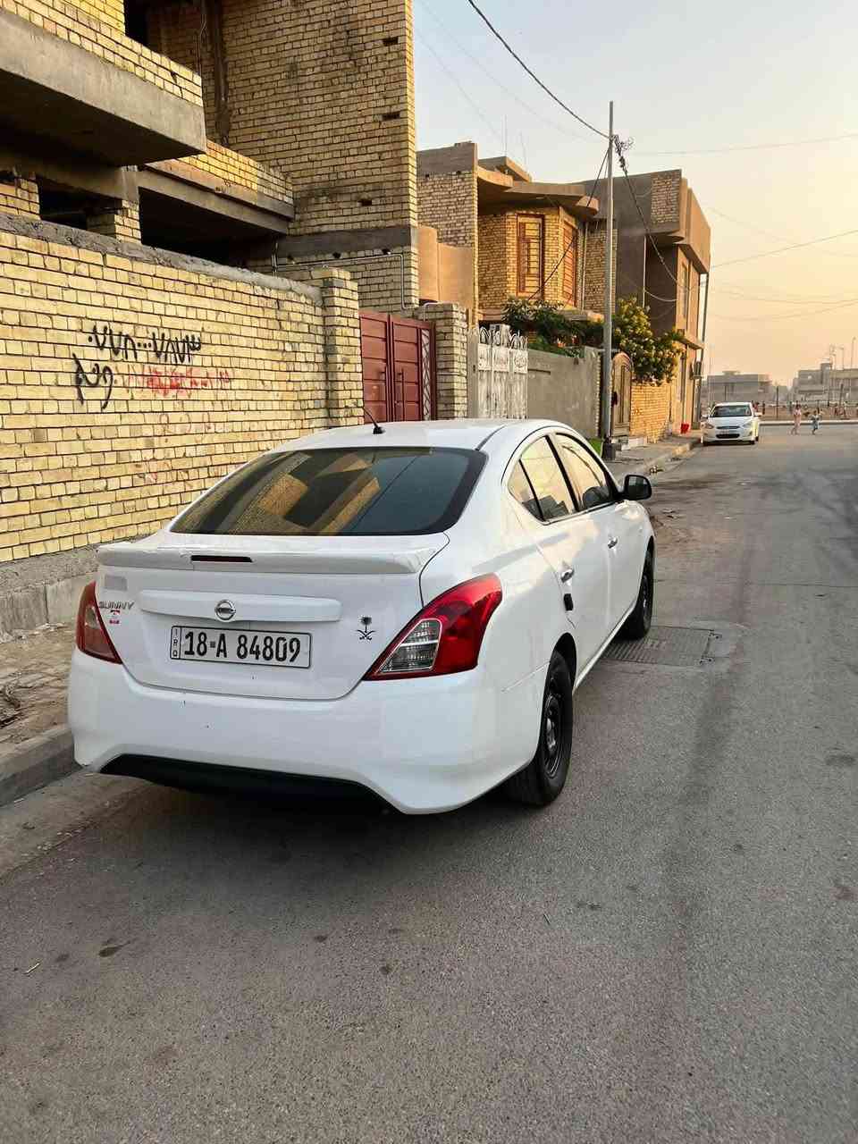 السلام عليكم
نيسان سني موديل (2018)هندي بليته زركه
موصفات السني معرفه
رقم بابل بسمي تحويل ثاني يوم
ماشيه 81
محرك كير مكفولات
سياره بيه قطعتين صبغ جاملغ وباب عكس السايق 
عنوان واسط الكوت مركز المدينه
السعر 96 وبي مجال
(مامتواجد خاص)

. إضافة موسيقى
***********
