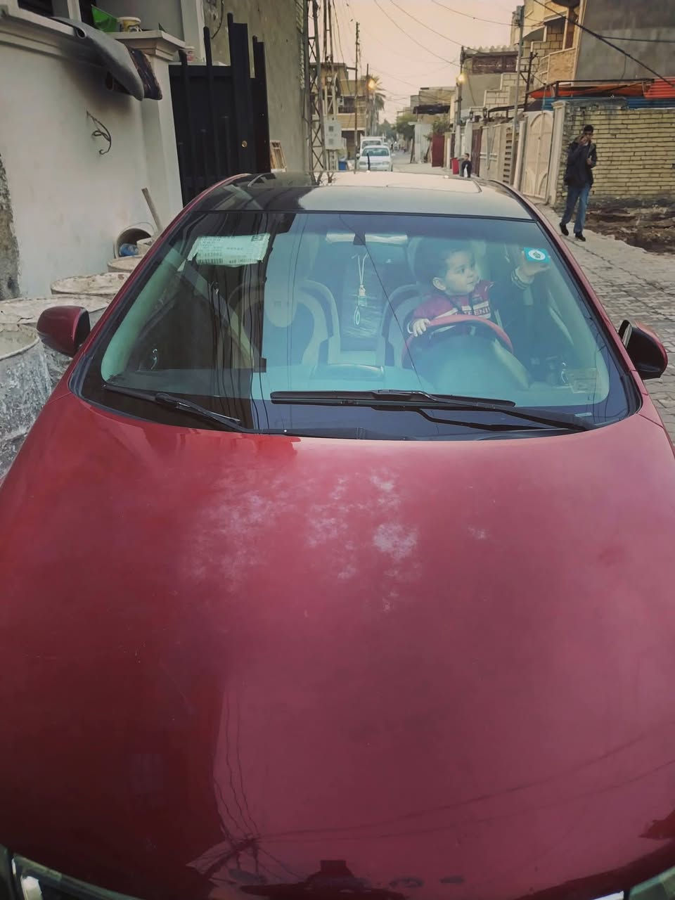 سلام عليكم سيراتو 12 بأسمي بغداد سونار مرفق مع الصور 95 و بيها مجال
مكاني بغداد ***********
