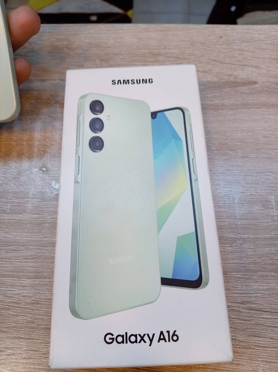 سلام عليكم كلكسي A16 جهاز كلش نضيف مصار هواي من مفتوح من باكيت ذاكره ١٢٨ العشوائيه4 جهاز مداخل صيانه بعده بنصافته للبيع سعر ١٥٠ وبي مجال كلش قليل حك جيه مكاني الاعضميه رقم ***********
