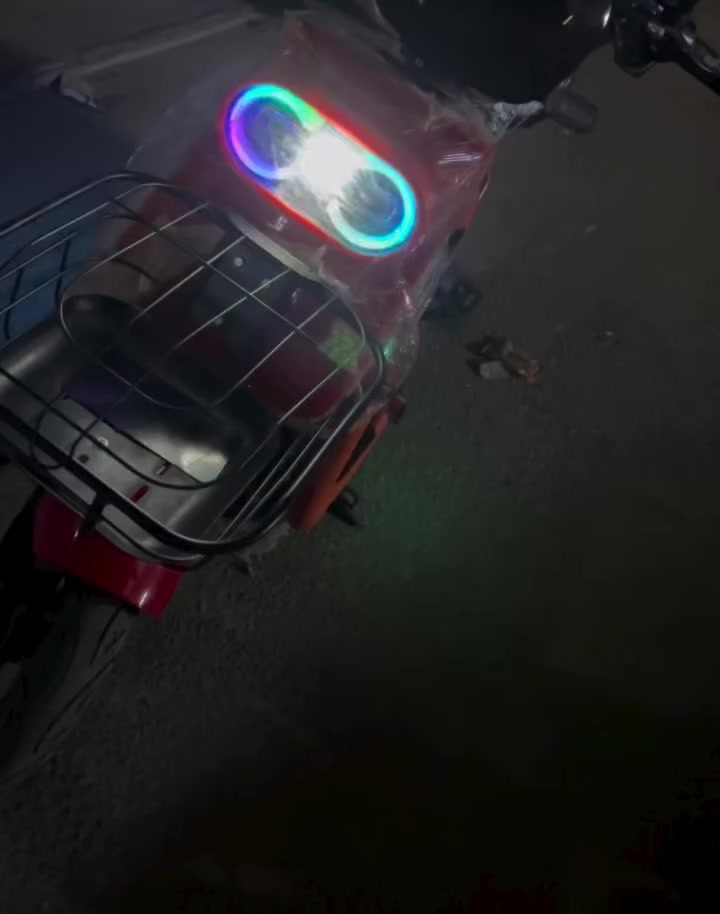 سلام عليكم دراجة شحن للبيع صارلي شهرين من شتريته 5 بطاريات فول جديدة نوعية الدراجة  R8 للتواصل خاص


**إذا كنت صاحب هذا الإعلان وتريد حذفه لأي سبب، رجاءا أرسل رسالة إلى الدعم الفني**