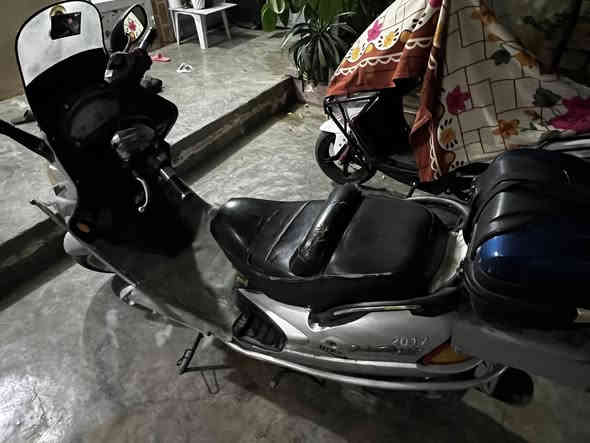 سلام عليكم للبيع دارجه ياماهايوبن محرك 150ccدراجه خير من الله نضيفه نضافه كدام عينك الدراجه رقم و سنويه تحويل اب إسم المستوي دراجه ماشالله نضافه موديل 2017 سعر الدواجه450و بي مجال للشراي***********للستفس موجود خاص♥️
