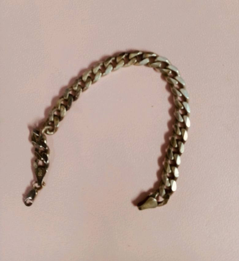 للبيع
***********
