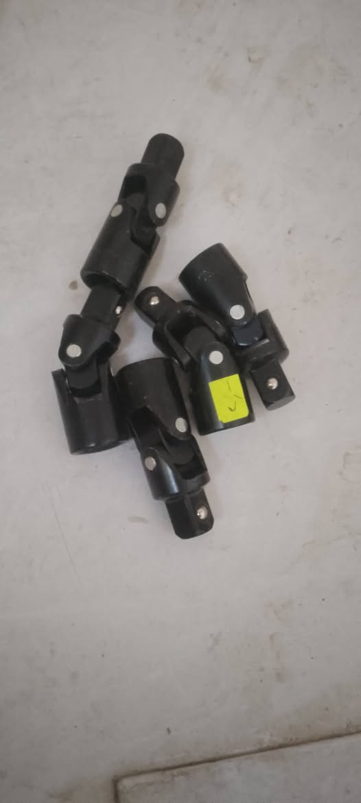 السلام عليكم عندي غراض للبيع ابسعرالجمله ***********
