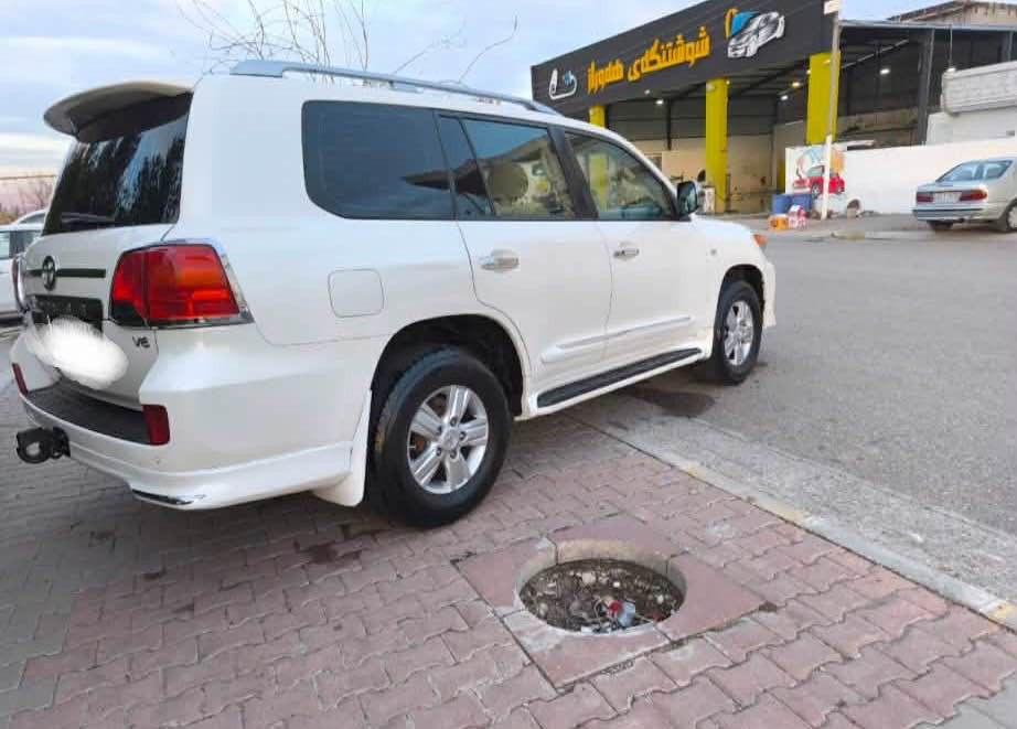 وةنةوشة موديل ٢٠١٠ GXR
ستيني فول مواصفات بصمة سلايت سةلاجة تبريد مركزي  بي بوياخ بي سارد بي دةعمو ليددراو 
شكلي كراوةتة ٢٠١٥ جوار تايةو ويلي لوكي لةزيرة بي نوقساني سيرڤسي عامي بوكراوة
بةقةد يةك عايلةي ١٠ نةفةري خزمةتو مةسرةفي شاهانةي بوكراوة ☺️😁 ماشاالله بي كةمو كوريو بيانو برة 👌🏻🤌بةناوي خومة سةنةوي تا ٢٠٣٠ تازةية بتاقةي بةنزيني هةية كيرو مةكينةو اكسلو دةبل اكسلو دارو بةردي بةشةرت 👌مةكينةي نةكراوةتةوة ٣٠٠ هةزار روشتوة 
سعري ٣١٢ كةلا
 معامةلةشي تياية 
***********
*********** كركوك, العراق
