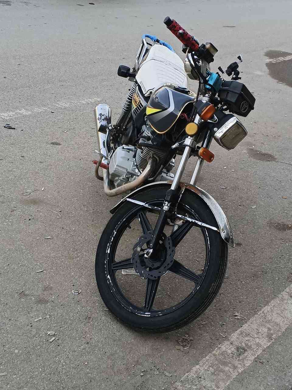 البيع دراجه ايراني سافان خمسه كير مديل 2020الدرجه كلش نضيفه كلشي شغال سلف شغال محرك كبس كلش نضيف 
المكان كركوك 
السعر 425 وبيه مجال 
الرقم *********** أو *********** متواجد واتساب
