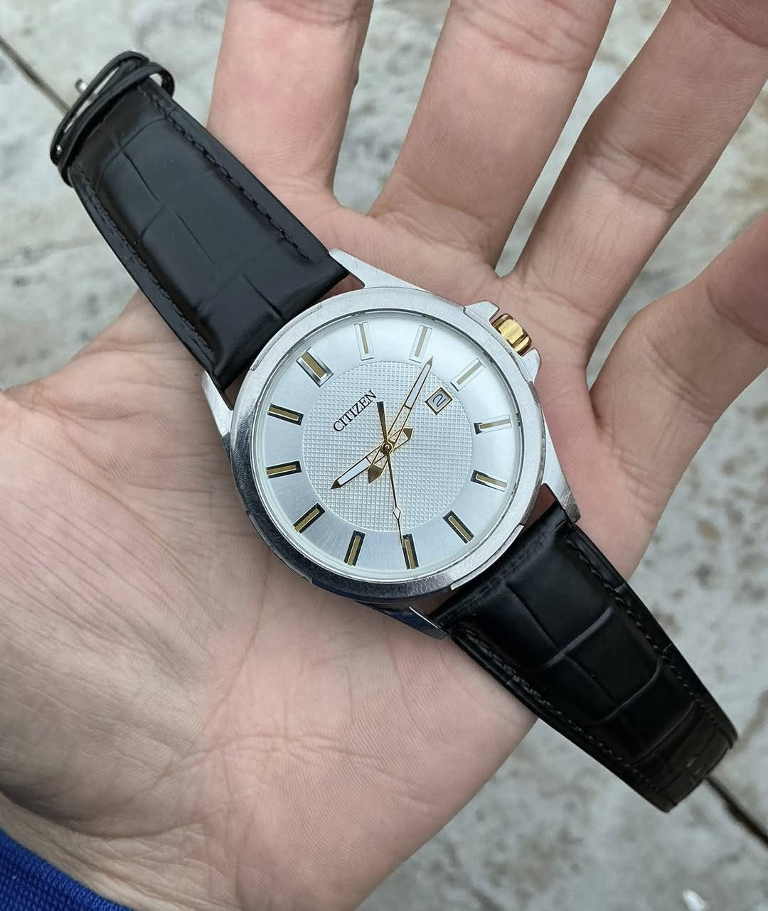 السلام عليكم ساعة ستزن ياباني اصلي
عقارب فسفور
ستانلس ستيل
قطر 42
نافذة للتاريخ
نظافة ممتازة
85 الف


**إذا كنت صاحب هذا الإعلان وتريد حذفه لأي سبب، رجاءا أرسل رسالة إلى الدعم الفني**