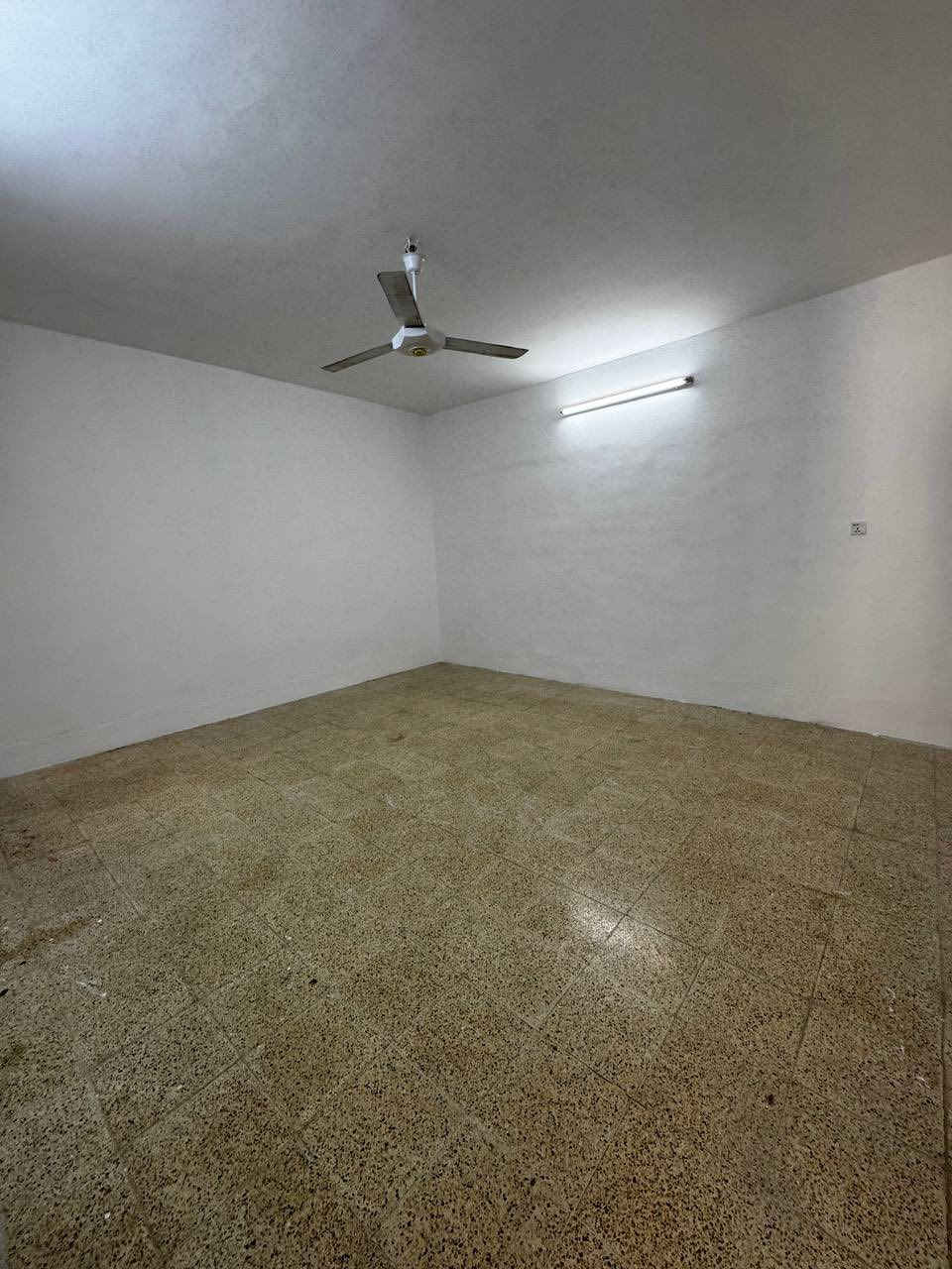 السعر 300 الف شهرياً
شقة للايجار طابق ارضي
الموقع : حي الصديق الثانية
المساحة : 100 متر
تتكون من غرفة نوم وصالة ومطبخ وصحيات
نستقبل عروضاتكم في اغلب مناطق الجانب الايسر
لمعرفة كافة الاسعار يمكنكم الانضمام الى قناة التلكرام عبر الرابط ادناه : 

https://t.me/PillarsRealEstate

للاستفسار الاتصال على الارقام
***********                            ***********
