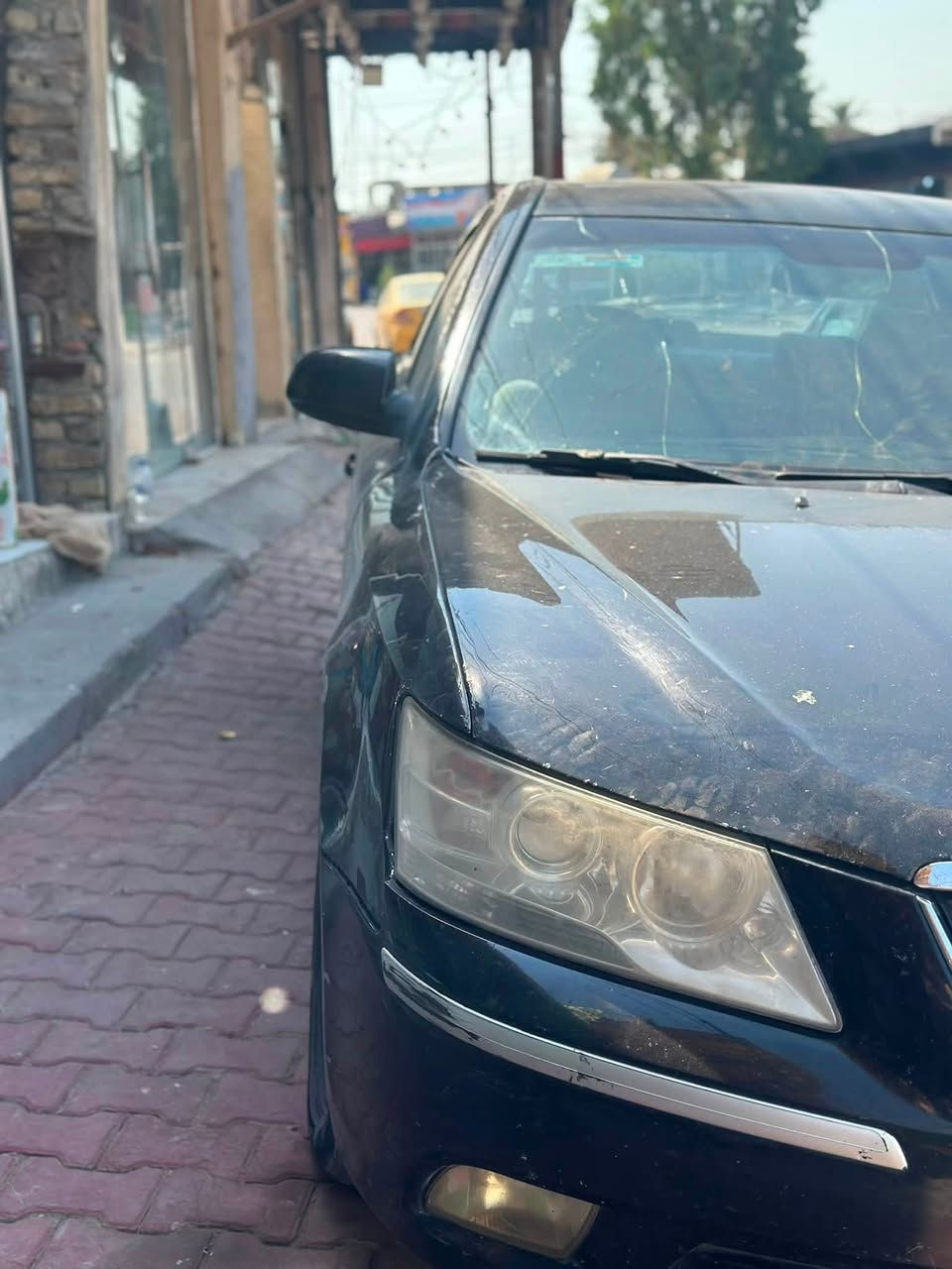 السلام عليكم  للبيع سوناتا 2007 وارد امريكي  مكينة 2400  مكينة وكير خير من الله جدد تبريد ثلج تخم تاير سيارة بيهة ملاحضات بل كشر فقط سيارة رقم بغداد الجديد سيارة يحتاج فقط ترتيب للكشر مستعجل عل بيعة السعر 74 ورقة وبيهة مجال بسيط للاستفسار ‭***********‬مكاني بغداد
