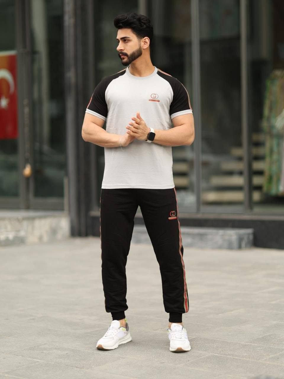 الجودة عنواننا 🇮🇶🇮🇶✌️
أجمل موديلات العيد 🌙💖🔴

توفر تراك رجالي شبابي ماركة Gucci ❤️

تراك صيفي ماستر كوالتي عالي جدآ خامة القماش فانيلة قطن بارد الأصلي ممتاز تركي 🇹🇷🇹🇷 الأصلي من أفضل أنواع الخامات غسل ولبس درجة أولى💯💯

القياسات :
الرصاصي M
الزيتوني M
الجوزي M. 
قالب ستندر ✔️
السعر : 19
🚘يوجد خدمة توصيل لجميع محافظات العراق ٤ الاف🚘


**إذا كنت صاحب هذا الإعلان وتريد حذفه لأي سبب، رجاءا أرسل رسالة إلى الدعم الفني**