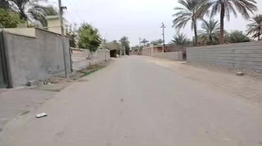 السلام عليكم توجد قطع اراضي المشتل قرب ديوان بيت حبش من الشارع الرئسي (التبليط) الى قرب نهر الفرات عرض شارع الرئسي 9 متر تختلف مساحه الارض حسب رغبه الزبون واصل جميع الخدمات من ماء وكهرباء وانارة للشارع سعر المتر 150 — 150 الف لاستفسار مكتب الفرات الاتصال ع الرقم ***********
