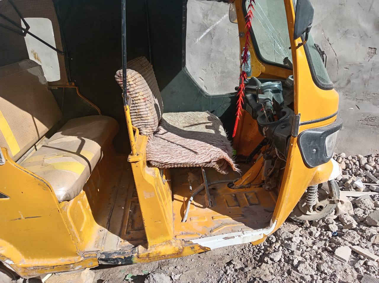 تكتك نضيفه عوزه بس غسله موديل 20 رقم وسنويه  سعر 4500 تنومه ***********
