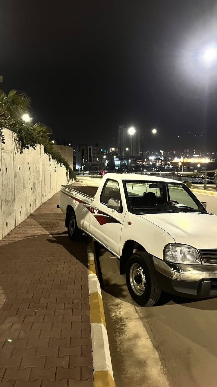 نیسان پیکاب ٢٠١٣بۆ فرۆشتن سەیارەکە تابڵێی جوانو پاکە ٢٥٠ دینار مەسرەفی تیا نیەو بەشەرت مالی کەسابەتە دو پارچەو نیوەی بۆدیەکەی بۆیاخە و بەس بێ چالو شوختو شەپۆلە سەنەوی بەسەرچوە تەحویل بەشەرت چوار تایەی تازەیە پێشودوا تازە داگیراوە گێڕو مەکینەو عەکسلو کلاجو دارو بەردی بە زەمانو بە شەرت ئەدەمێ چرکەی تیا نەبێ مەکینەی کراوەتەوە چرکەی تیا نیە چرکەو گەڵاک ببرە بێ سەرفو بوغار سەیارەکە هی مالی خۆمە و مەعرەزو ئەملاولا نیە  ناوی لە دەری جوانترە دەشبلو بەرگە دەرگای لۆکە   هەمو شتێکم نوسیوە مشتەری نیت ڕەحمەت لە  باوکت سەری خۆت مەیەشێنە نرخەکەشی ١٢٥ گەلاو معامەلەیەکی بچوکە 
*********** 
***********
