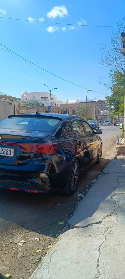 سلام عليكم
سياره فورتي موديل 23
جيتي لاين 1/1
حادثه مرفق بل صور بدون يرباك
مكان بغداد شارع حيفاء 
الرقم ***********
