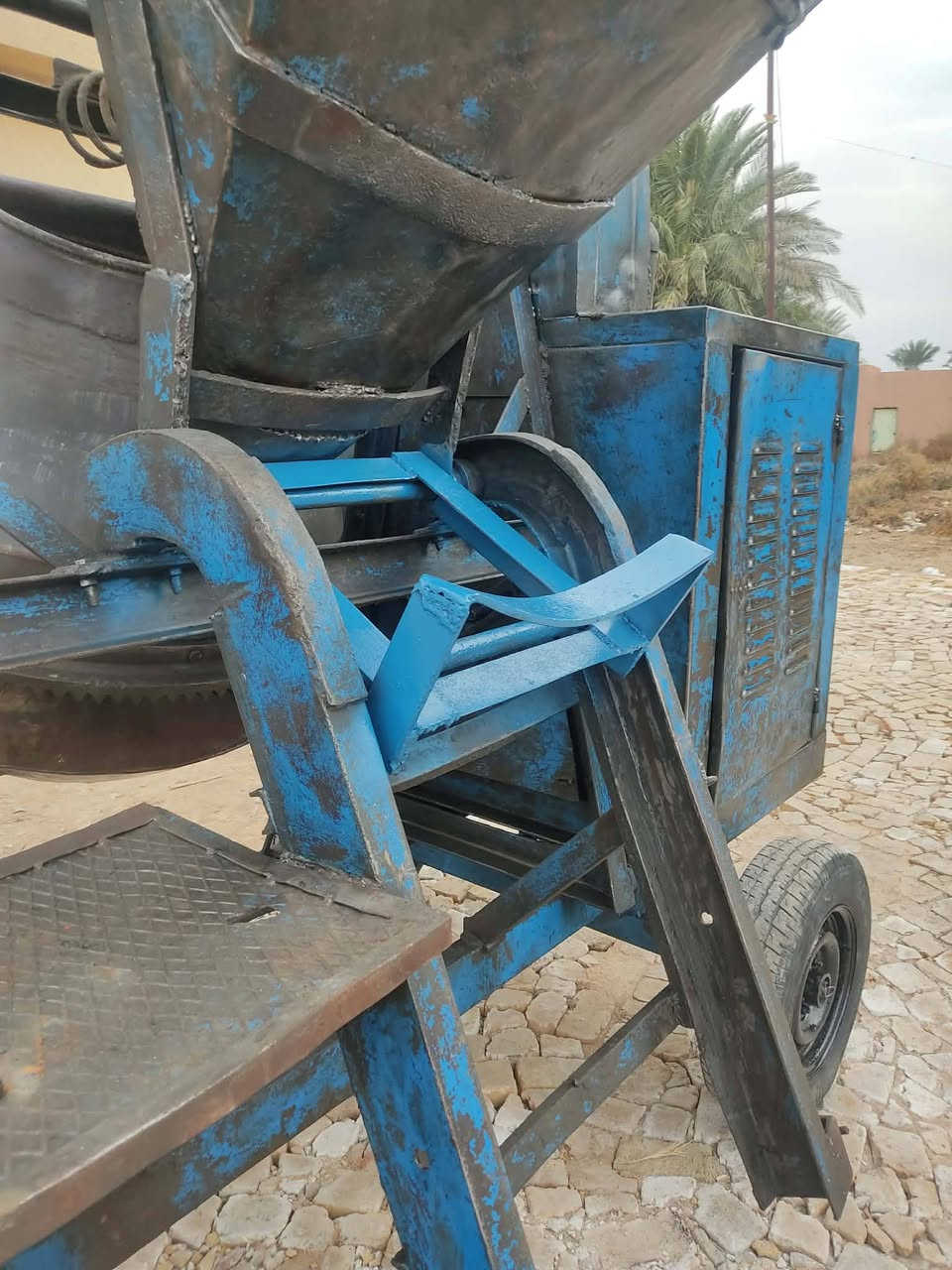 خباطه لبنانيه باب اول جاهزه من كلشي كبل للشغل مثل ماموضح بل صور مكاني ذي قار قضاء الرفاعي للاستفسار اكثر ***********
