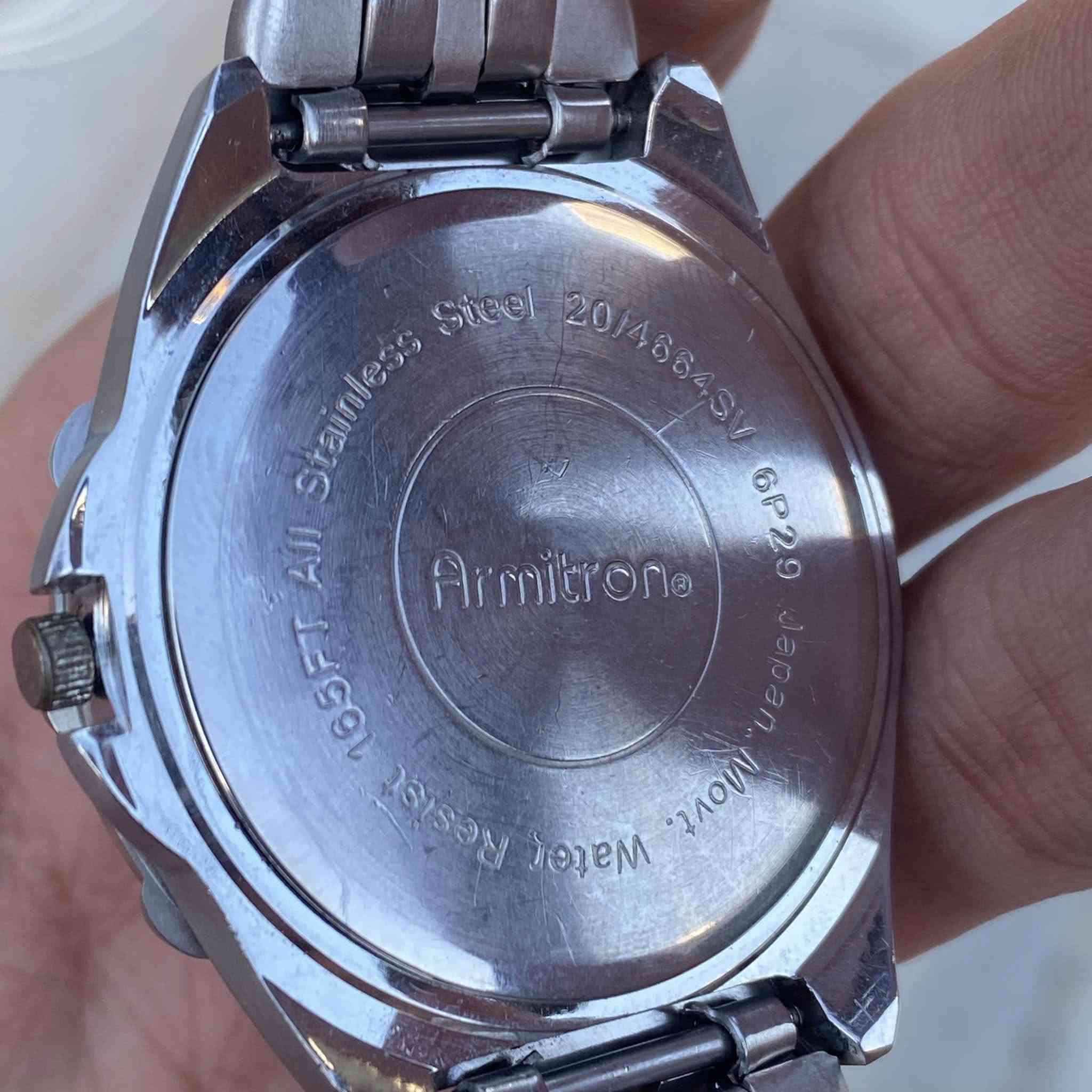 Armitron 🔴
تصميم رجالي من Armitron مفيدة للاستخدام اليومي ✨
🔹هيكل و سوار ستانلس ستيل
🔹سناتر شغالة ايام اسبوع شهر و عداد ٢٤ ساعة
🔹مقاومة للماء بمعيارية عالية
🔹اصلية متسخدمة بنظافة ٩٠٪؜
🔹لون مينا ازرق مميز مع رنك دوار 
سعرها بالموقع 50 دولار ✨
بس يمنا سعرها 45 الف 🔥⁩⁩
***********
