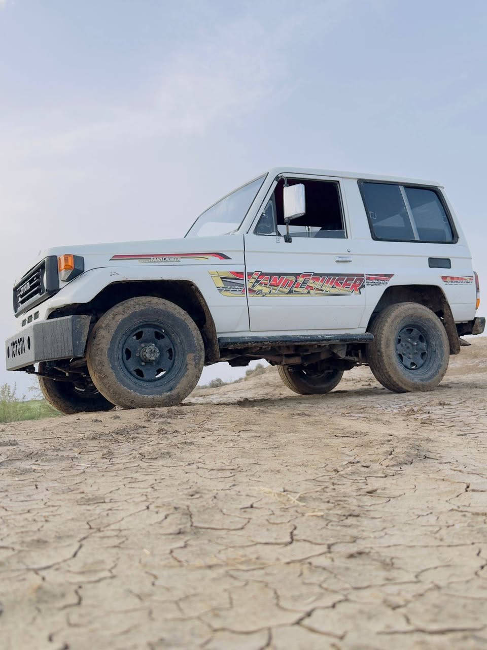 السلام عليكم
لاندكروزر 1990  جديده  
٦ سلندر
كير ومحرك شرط
دبل كير
٤ راكب
رقم بغداد  تحويل او وكاله 
السياره احلا من الصوره
للمزيد من المعلومات يرجى 

***********   عنوان واسط الزبيديه.

