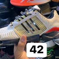 احذية باله اصليات سعر 15 الف  مكاني بغداد شارع حيفا   نزله ملعب نادي ا...