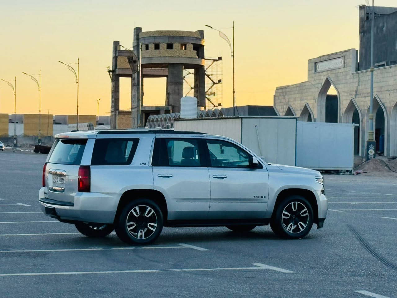 تاهو موديل 2015 اصل وأرد أمريكي حادثه جاملق وبنيد بدون دواخل وباقي سياره كفاله من ضربه وتبديل بيه ثلاث قطع كلير فقط سعره 268 وبيه مجال رقم هاتف ***********موصفات سياره LSZفول واحد على واحد فتحه سقف شاشه ماميه شاشه خلفيه مثبت سرعه بصمه تشقيل بصمه ابواب كشنات جلد كشنات كهربائي حساسات خلفية ماميه تشقيل عن بعد رادارات امامي وخلفي وجاني تبريد تدفئه كشنات رادار بل مري ثلج داخليه ثلاث قطع تبريد 7راكب تحكم استيرن محرك وكير كفاله حداديه تخم تاير جديدات مكان سياره كربلاء مكلف بل نشر
