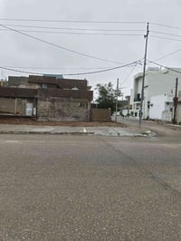 قطعة ارض للبيع (100م) ركن 10×10 تجاري على شارع 20 #موقع_العقار 🗺 : حي ...