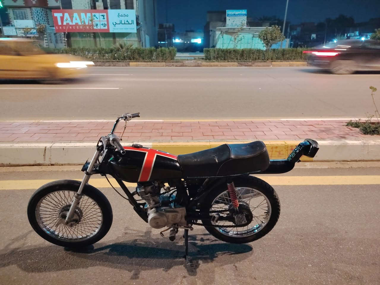 سلام عليكم إخواني دراجه للبيع مستعجل علا بيعته ومحتاج كلش بس لا تكسرون بيه شراي يتصل عليه هذا رقمي ***********
