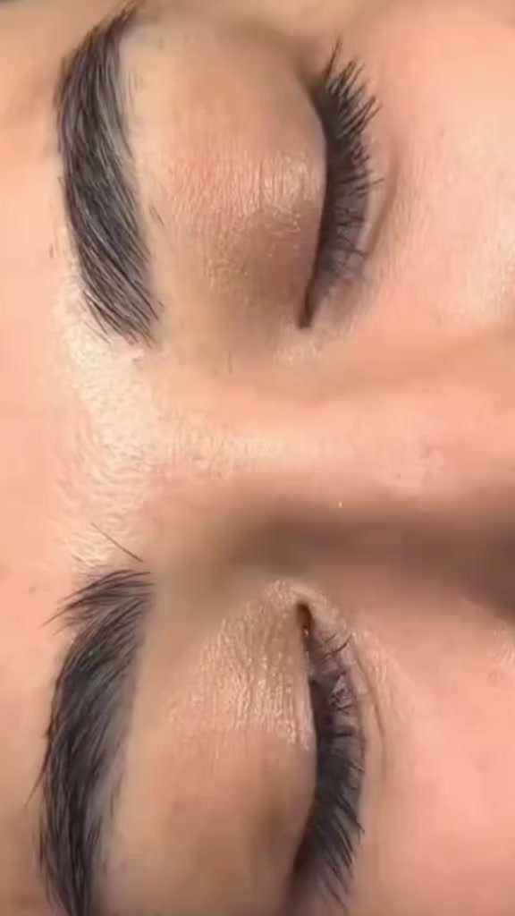 مرحبا ياحلـوات 😍♥️
جايتكـم بشغـل وعروض العيـد 
يم الماكيرا الماهـره تمارة الريس  
شوفو جمال الشغـل ولا غلطـه ماشاءالله شغل يجنن 
والاسعـار 😍♥️
 تقنيه مايكرو ٥٠ 
فايبروز ٦٠
نحت مع تضليل ١٥٠ 
نحت فقط ١٠٠)العنـوان 
 بغداد الدورة الميكانيك شارع الفورتات
رقم الحجز ***********
