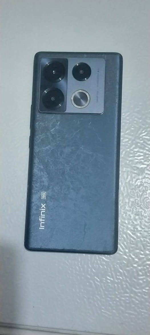 السلام عليكم
جهاز  Infinix NOTE 40 Pro 
ملحقاته ويا 
بي طگه بسيطه ب الشاشه
ذاكرته 256 
السعر 250 وبي مجال للطيبين 
***********// واتساب
او بس  علق واني اطبلك خاص
