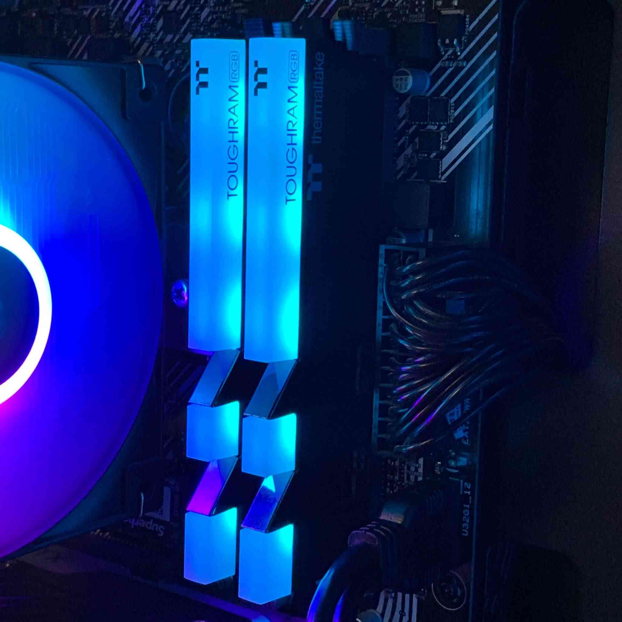 CPU: AMD Ryzen™ 5 5600X (6C / 12T)
CPU Cooler: DeepCool AG400 Air Cooler
MOBO: ASUS PRIME B550M-K
RAM: T.T. ToughRAM RGB 16GB DDR4-3600MHz
SSD: SuperHeer E400 1TB NVMe M.2 New
GPU: Zotac NVIDIA GeForce RTX™ 4060 8GB
PSU: MSI MAG A600BN 600W
Case: DeepCool CH370 4Fans New السليمانية, العراق


**إذا كنت صاحب هذا الإعلان وتريد حذفه لأي سبب، رجاءا أرسل رسالة إلى الدعم الفني**